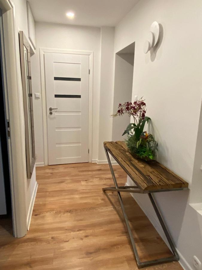 Apartament.Wolnosc Apartman Varsó Kültér fotó